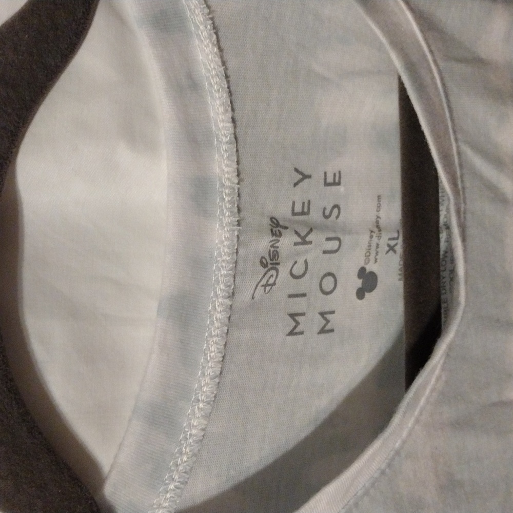 Disney, women's sleeveless top in extra large. - Picture 3 of 4